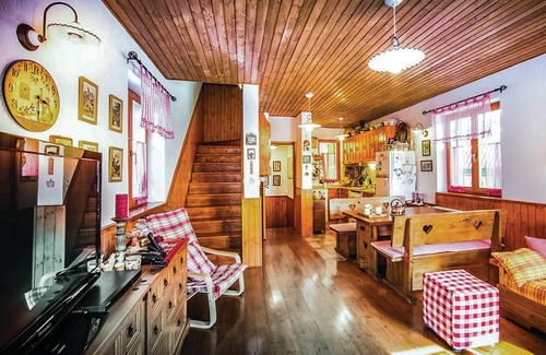 Platak Casa | Alojamiento de 3 habitaciones en Cavle