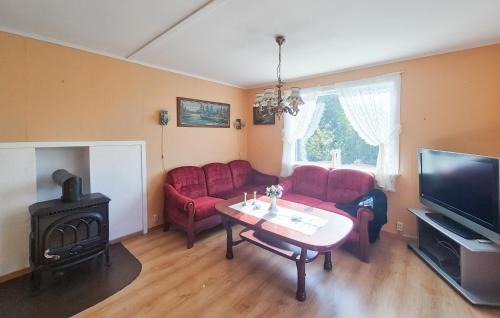 Vinnes Casa | 3 Bedroom Amazing Home In Reksteren