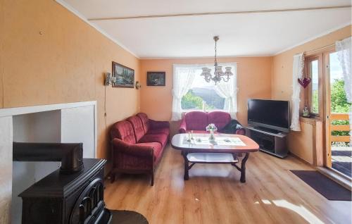 Vinnes Casa | 3 Bedroom Amazing Home In Reksteren