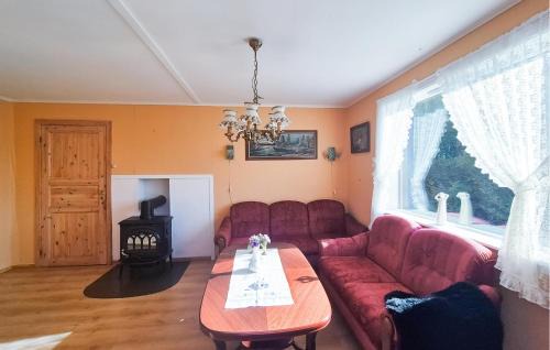 Vinnes Casa | 3 Bedroom Amazing Home In Reksteren