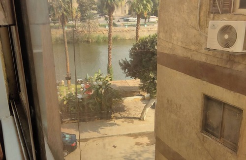 Old Cairo Apartamento | 3-bedroom apartment in fabulous Cairo Governorate with AC, WiFi