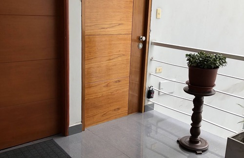 Santiago de Surco Apartamento | 3 bedroom Apartment, 24 hr security, with parking, Close to El Polo, Encalada