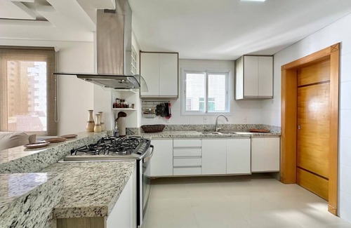Capao da Canoa Apartamento | 3 bedroom apartment close to the sea, next to Bassani square.