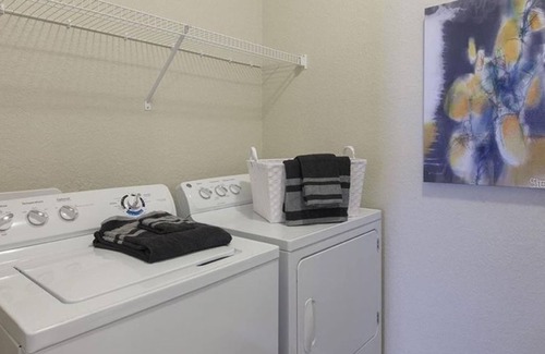 Lake Hart Apartamento | 3 Bedroom Apartment 420938 by Houzlet