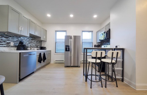 Elizabeth Apartamento | 3-bedroom apartment in lovely Elizabeth with WiFi, AC