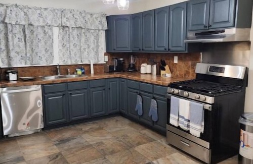 Vauxhall Apartamento | 3-bedroom apartment in marvelous Maplewood with WiFi, AC