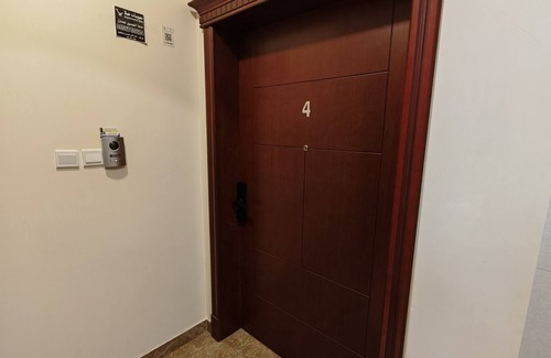 Dammam Apartamento | 3-bedroom apartment in fabulous Dammam with AC