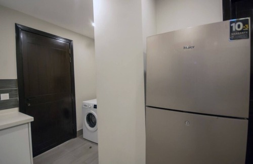 Lahore Apartamento | 3 Bedroom Apartment in Lahore close to MM Alam, Packages Mall