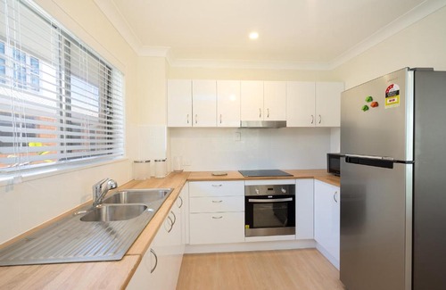 Main Beach Apartamento | 3 Bedroom Apartment Minutes from Main Beach