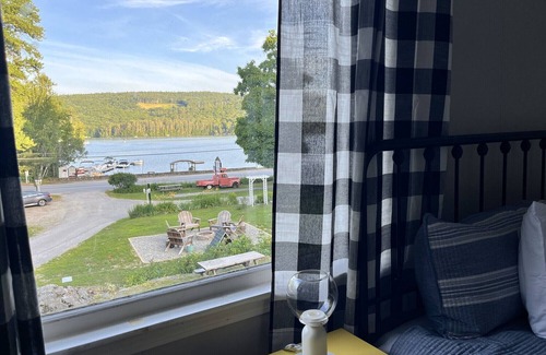 Holderness Apartamento | 3 Bedroom Apartment with Squam Lake View