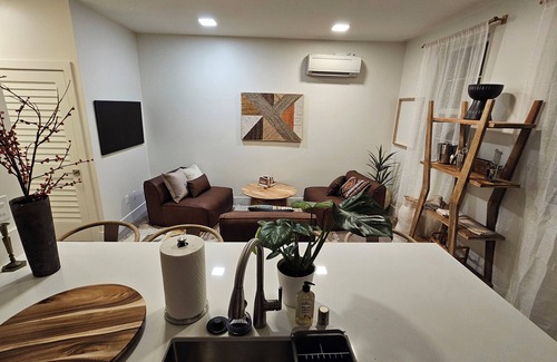 Los Alamos Apartamento | 3-bedroom apartment in charming Los Alamos with WiFi, AC.