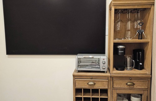 Los Alamos Apartamento | 3-bedroom apartment in charming Los Alamos with WiFi, AC.