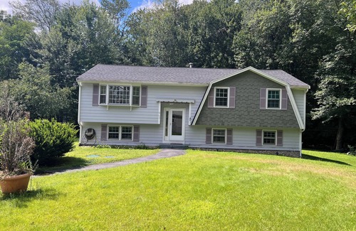 Wilmington Apartamento | 3 Bedroom Apartment next to the Commuter Rail