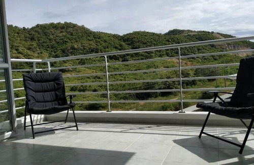 Girardot Apartamento | ¡Apartamento de 3 habitaciones con piscina y balcón a las montañas en zona exclusiva!