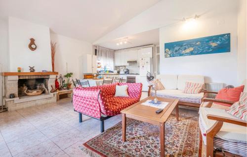 Can Carbonell Casa | 3 Bedroom Awesome Home In Can Carbonell