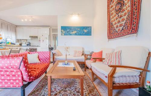 Can Carbonell Casa | 3 Bedroom Awesome Home In Can Carbonell