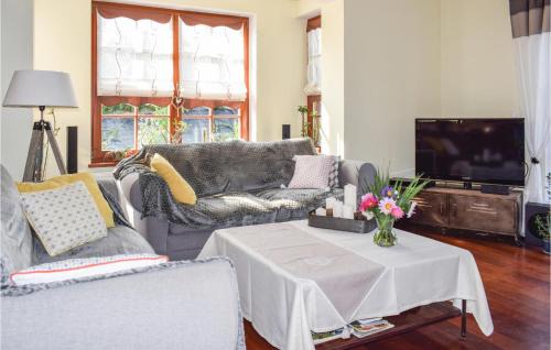 Gardna Wielka Casa | 3 Bedroom Awesome Home In Gardna Wielka