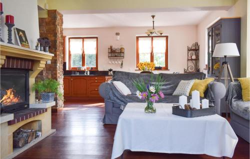 Gardna Wielka Casa | 3 Bedroom Awesome Home In Gardna Wielka