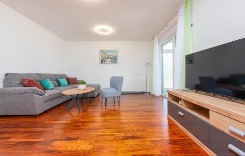 Gospic Casa | 3 Bedroom Awesome Home In Debelo Brdo