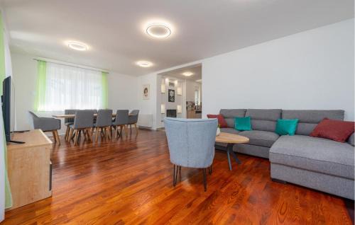 Gospic Casa | 3 Bedroom Awesome Home In Debelo Brdo