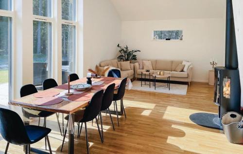 Borrby Casa | 3 Bedroom Awesome Home In Borrby