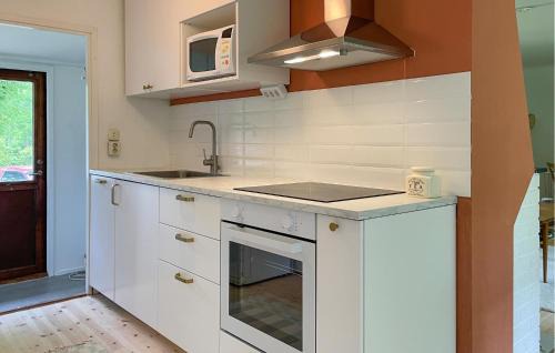 Torne Casa | 3 Bedroom Awesome Home In Lönashult