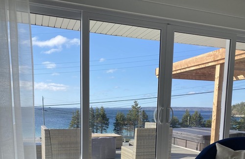 Queensland Casa | 3 bedroom beach house with hot tub and spectacular view