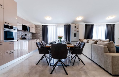 Solin Apartamento | Hermoso apartamento de 3 dormitorios en.