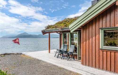Frei Casa | 3 Bedroom Beautiful Home In Øydegard