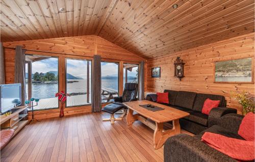 Frei Casa | 3 Bedroom Beautiful Home In Øydegard