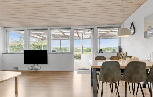 Ronne Casa | 3 Bedroom Beautiful Home In Rønne