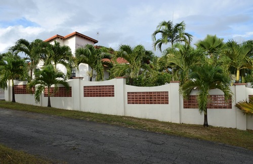 Arthurs Seat Casa | 3 Bedroom bunglow + 2Bedroom house adjacent to each other.
