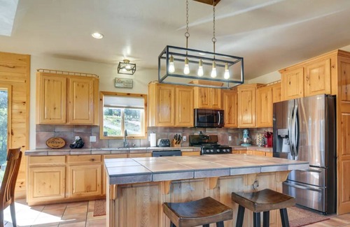 Long Valley Junction Cabina | 3-bedroom Cabin Duck Creek, Trailer Parking, AC, Car Charger