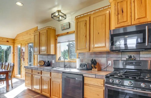 Long Valley Junction Cabina | 3-bedroom Cabin Duck Creek, Trailer Parking, AC, Car Charger