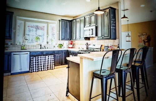 Lake Arrowhead Cabina | 3-bedroom cabin in lovely Lake Arrowhead with AC, fitness room