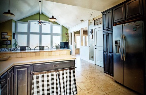 Lake Arrowhead Cabina | 3-bedroom cabin in lovely Lake Arrowhead with AC, fitness room