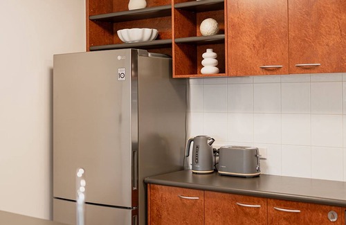 Traralgon Casa | 3 bedroom CBD townhouse overlooking tennis courts