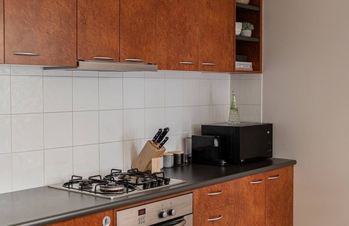Traralgon Casa | 3 bedroom CBD townhouse overlooking tennis courts