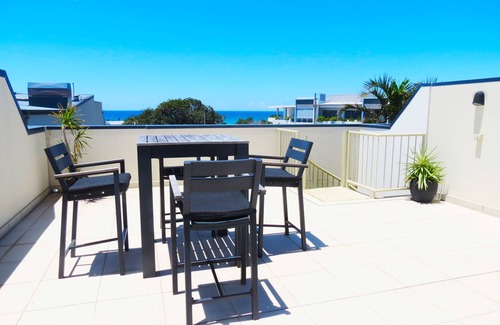 Northern Rivers Apartamento | 3 Bedroom Central Beachside Kingscliff Apartment with Pool