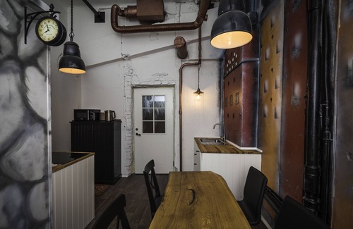 Gamla Stan Apartamento | 3-Bedroom, Central, Own Entrance, Clean Loft-Styled Flat!