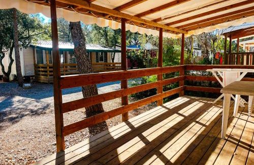 Roquebrune-sur-Argens Otro | 3 bedroom Chalets Camping Leï Suves - JoyCasa