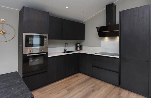 Biddinghuizen Casa | 3-bedroom chalet with terrace and hot tub