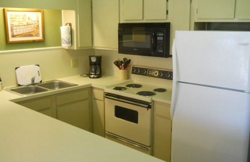 Ghent Condominio | Condominio de 3 dormitorios en ladera en Winterplace Ski Resort con la comodidad del hogar