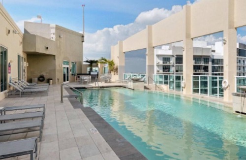 Riverwalk Fort Lauderdale Condominio | 3-bedroom condo in marvelous Fort Lauderdale with WiFi, AC, fitness room