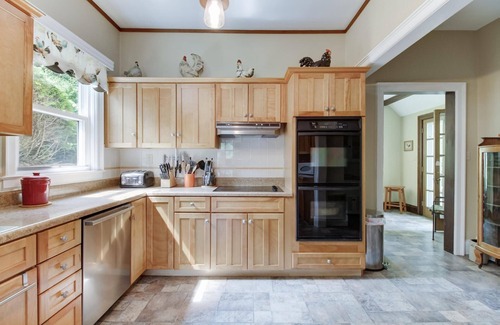 Valley Springs Casa | Spend Summer in Hot Springs! 3 Bedroom Cottage in the Heart of Hot Springs