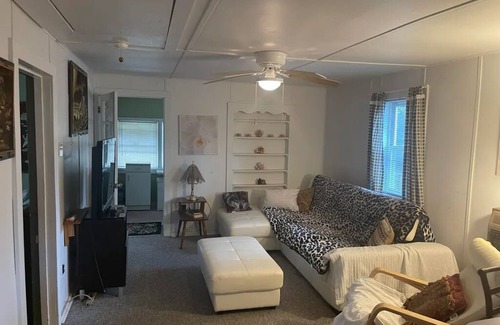 Greentown Cabaña | 3 Bedroom Cottage Inside Promised Land State Park!