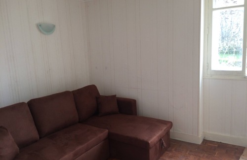 Montbron Casa | Casa Rural de 3 dormitorios, cerca de la ciudad, ideal para pescar, montar en bicicleta, caminar