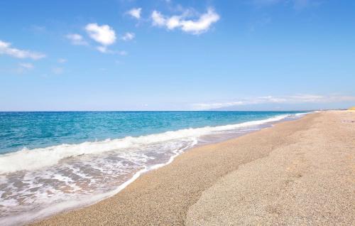 Scalea Apartamento | 3 Bedroom Cozy Apartment In Scalea