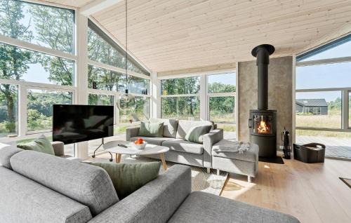 Krejbjerg Casa | 3 Bedroom Cozy Home In Ejstrupholm