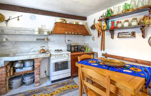 Lumarzo Casa | 3 Bedroom Cozy Home In Lumarzo